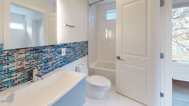 Building Photo - 1103 9th St NE