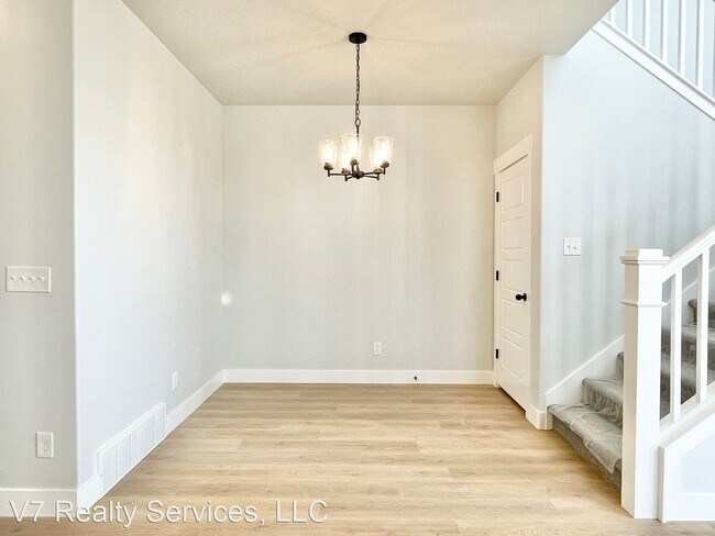 Building Photo - 3 br, 2.5 bath House - 4306 W. Silver Peak...