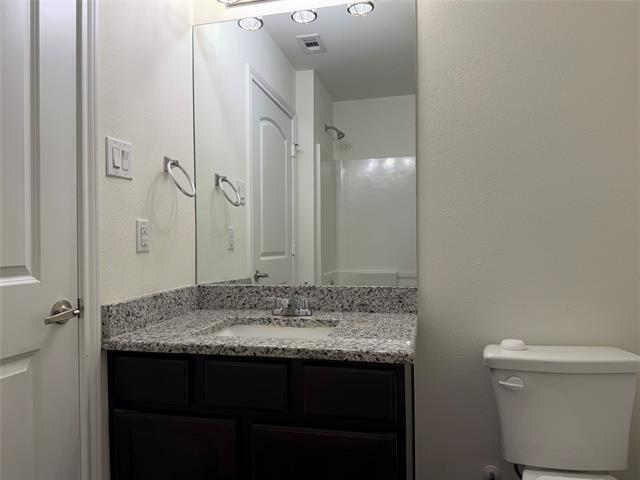 Building Photo - 2237 Diamond Dr