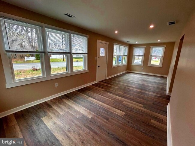 Building Photo - 1063 Tanyard Rd