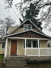 Building Photo - 206 168th St E