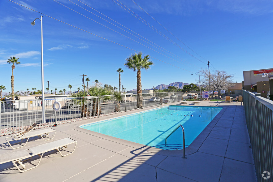 Building Photo - Mojave Breeze Apartments