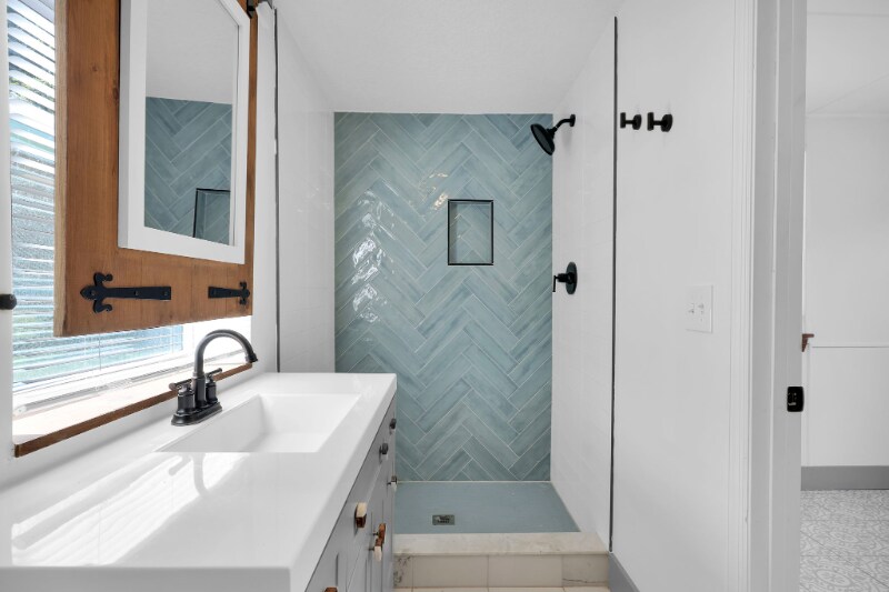 Building Photo - 1374 Murray Dr