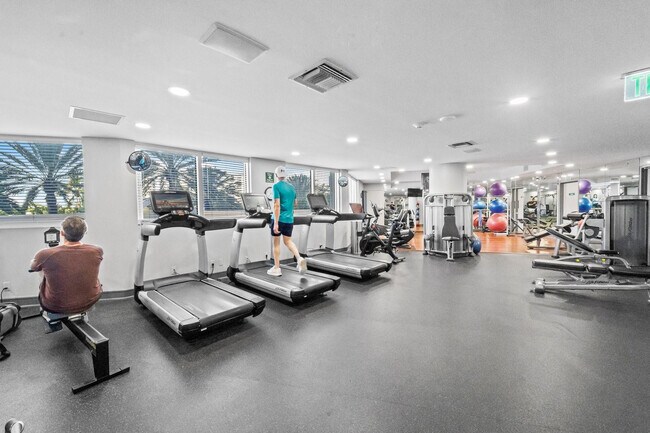 Building Photo - 3100 N Ocean Blvd