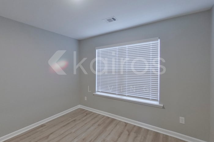 Building Photo - 394 Angela St