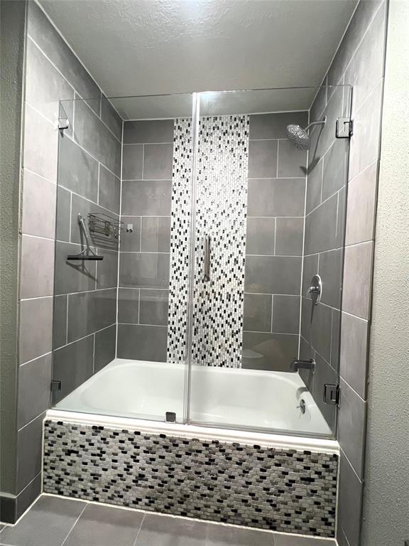 Building Photo - 22114 Pearl Lake Dr
