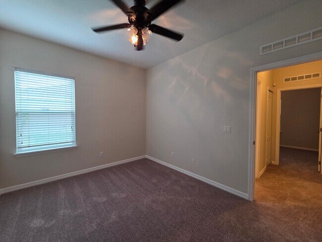 Building Photo - Three Bedroom Home at Lake Pleasant Cove in Apopka