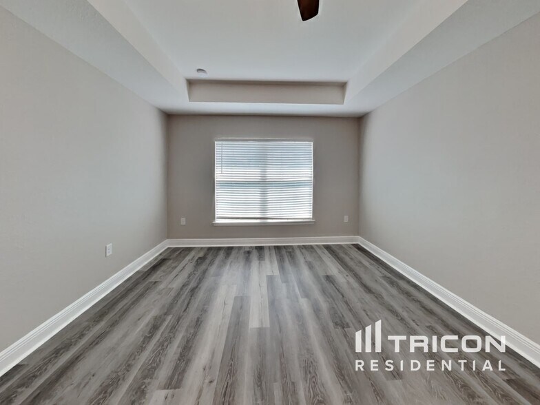 Building Photo - 27429 Tierra Del Fuego Cir