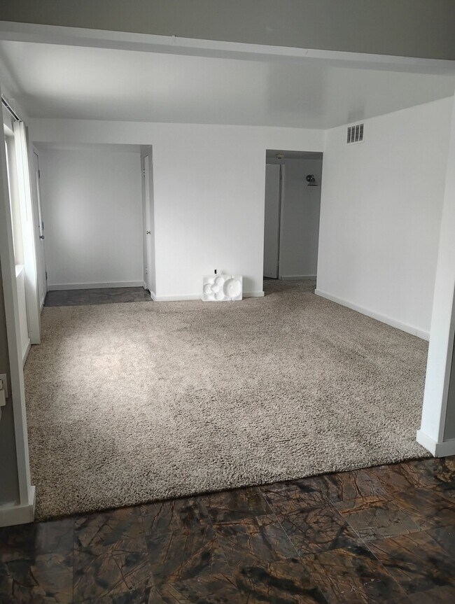 Building Photo - 5080 S 4420 W