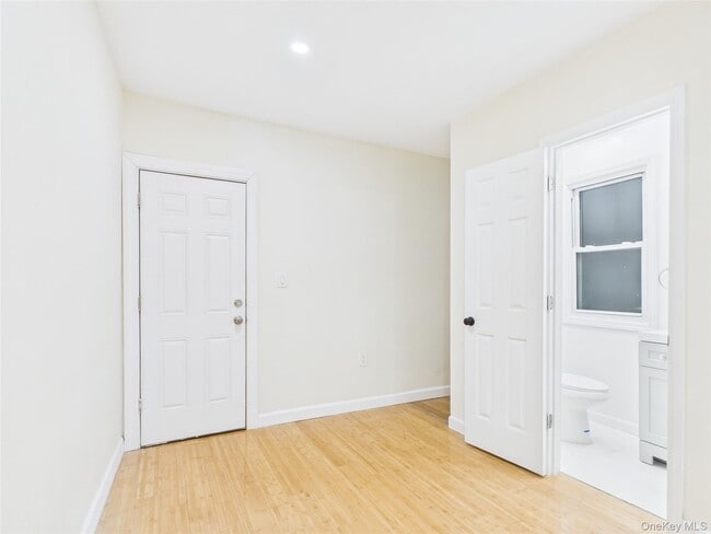 Building Photo - 25-16 Curtis St