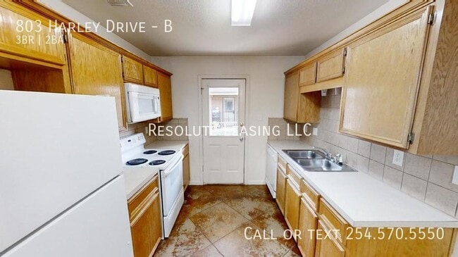 Building Photo - 803 Harley Dr