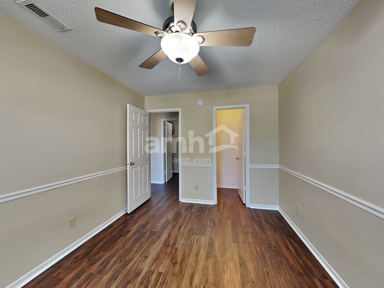 Building Photo - 5537 Floating Leaf Dr