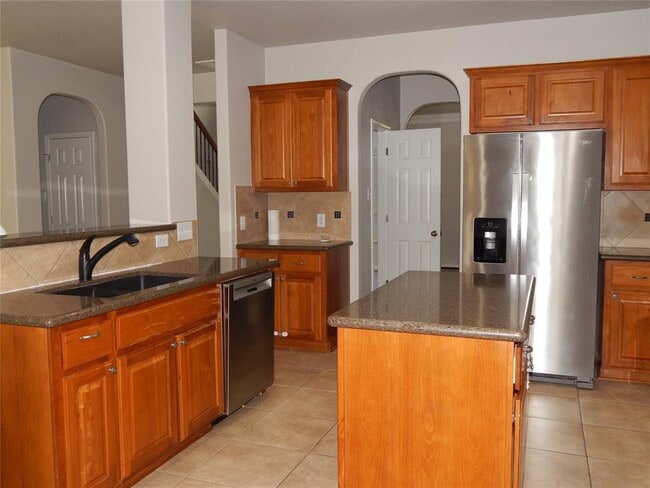 Building Photo - 1110 Willowbrook Dr