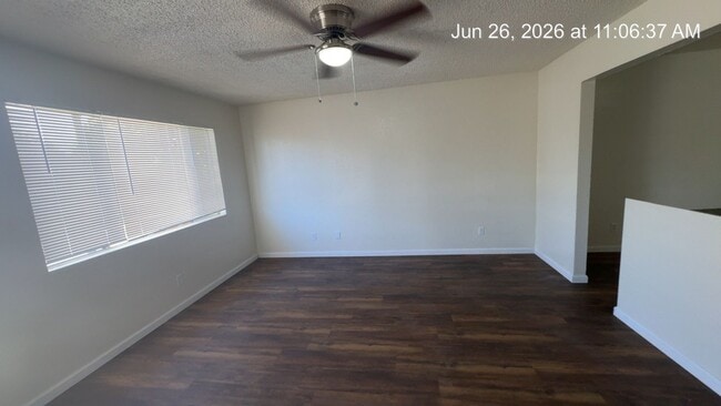 Building Photo - 2748