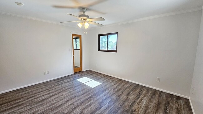 Building Photo - Beautiful 3 Bed, 2 Bath with a Bonus Room and Large Yard!