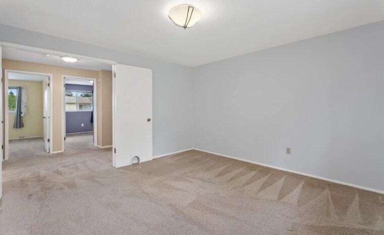Building Photo - 9426 NE 137th St