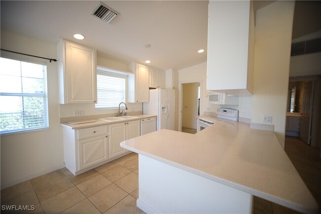 Building Photo - 7558 Rozzini Ln