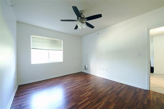 Building Photo - 6533 Emerald Dunes Dr