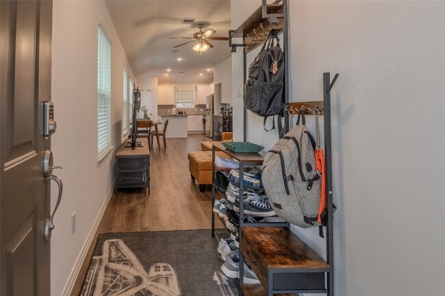 Building Photo - 824 Stoney Pt Ln