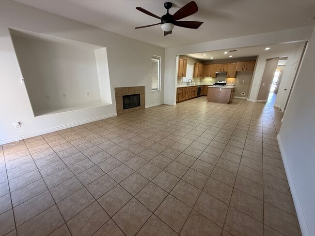 Building Photo - Hesperia-Mission Crest Home, Beautiful 3 Bedrooms, 2 Bathrooms