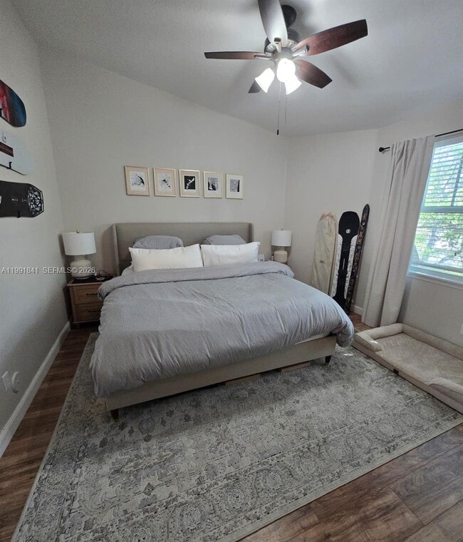 Building Photo - 806 SE 14th St