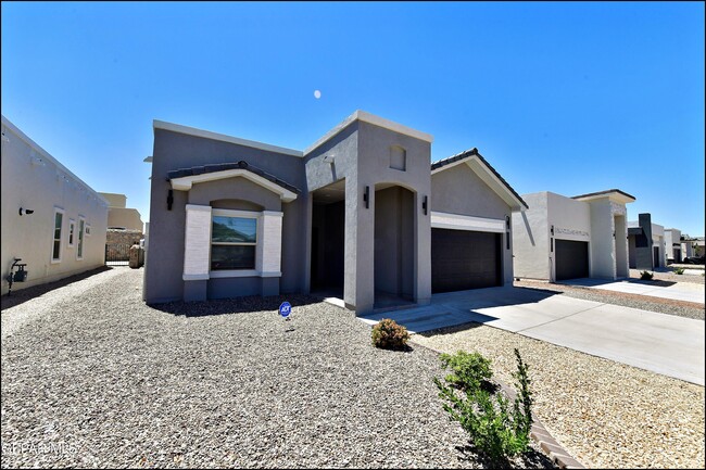 Building Photo - 13868 Paseo Perlas Dr