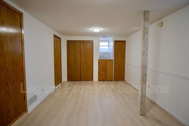 Building Photo - 609 N 13th St