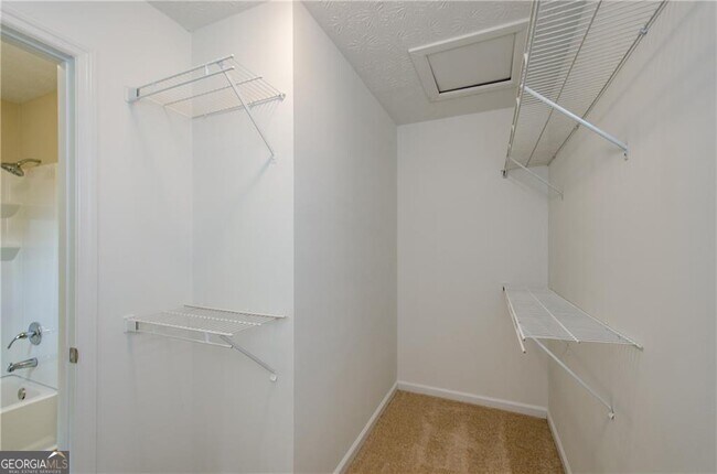 Building Photo - 10840 Mortons Crossing