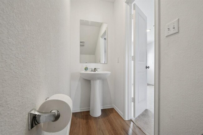 Building Photo - 17717 - Sulphur Spgs Wy