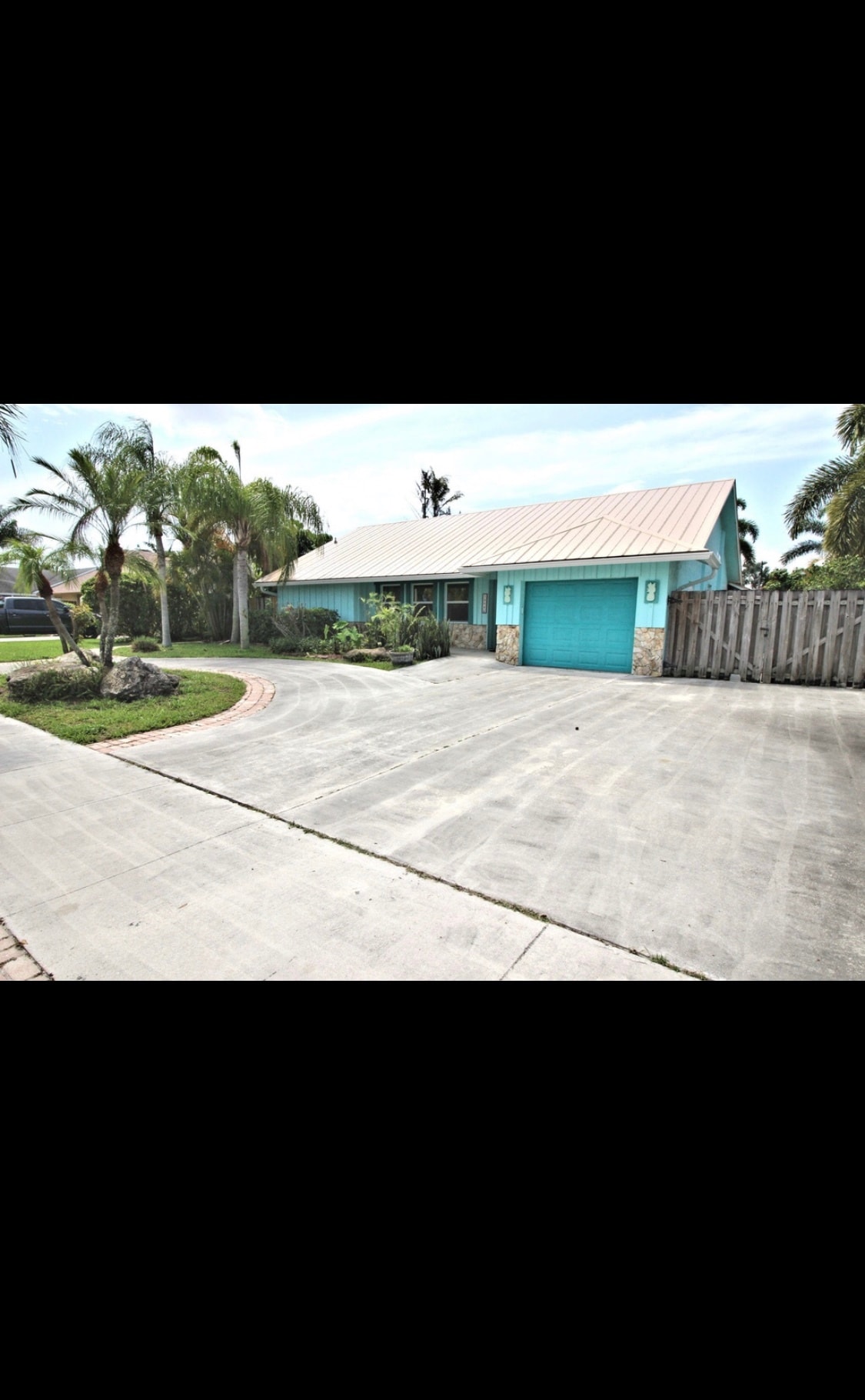 Building Photo - 1402 Cormorant Rd