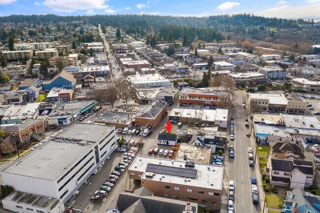 Building Photo - 120 4th Ave N