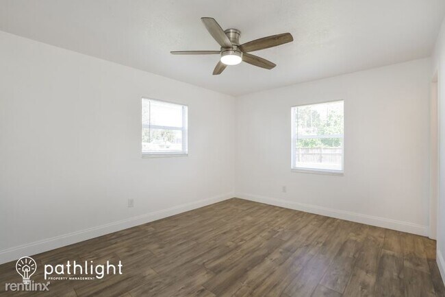 Building Photo - 3 br, 2 bath House - 2129 Willow Oak Drive...