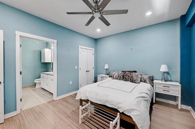 Building Photo - 4361 S Congress Ave