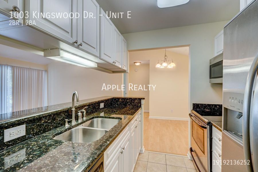 Building Photo - 1003 Kingswood Dr