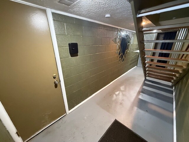 Building Photo - 2115 Penguin Ave