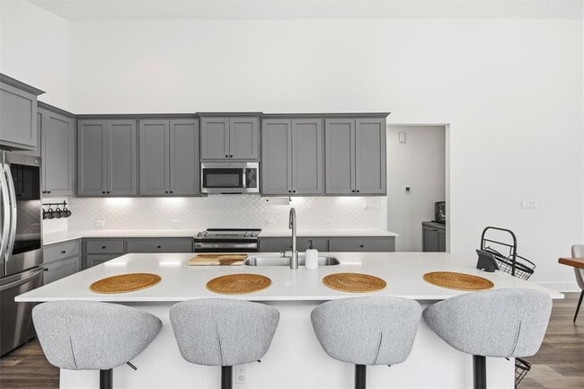 Building Photo - 1108 Chapote Ter