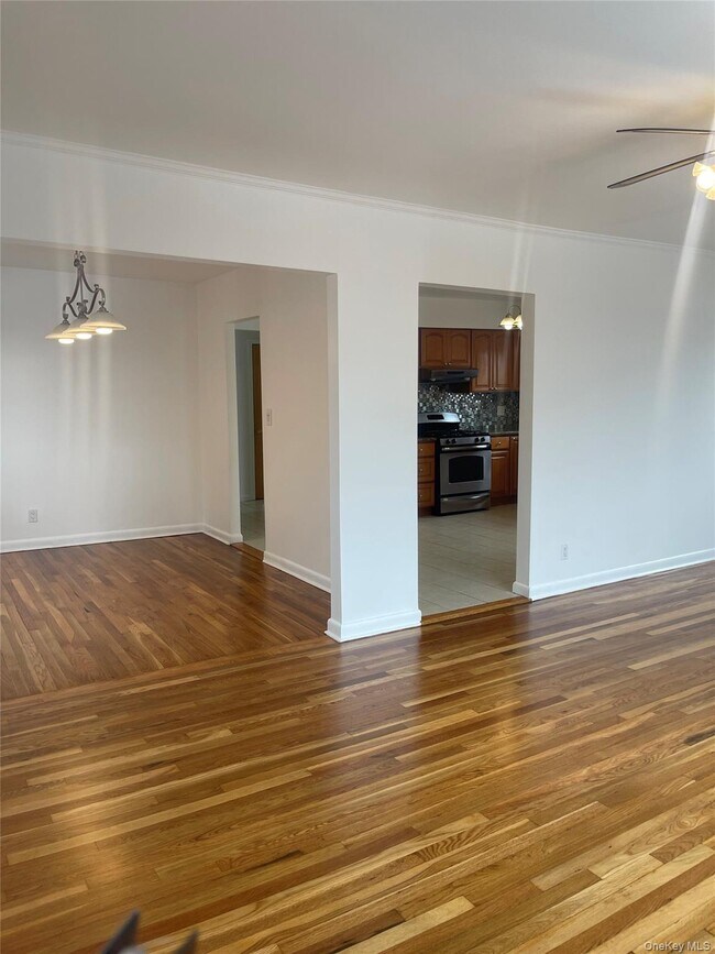 Building Photo - 166-19 25th Ave