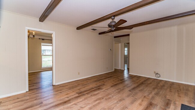 Building Photo - 3-BEDROOM IN SUNGATE, NORTH EAST ISD