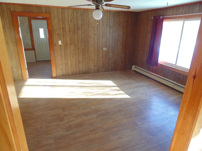 Building Photo - 2390 Bennoch Rd