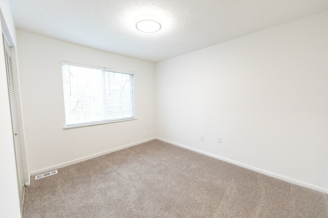 Room 2 - Hillcrest Townhomes