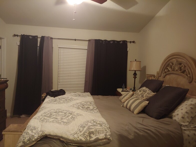 Building Photo - 6963 Woody Vine Dr