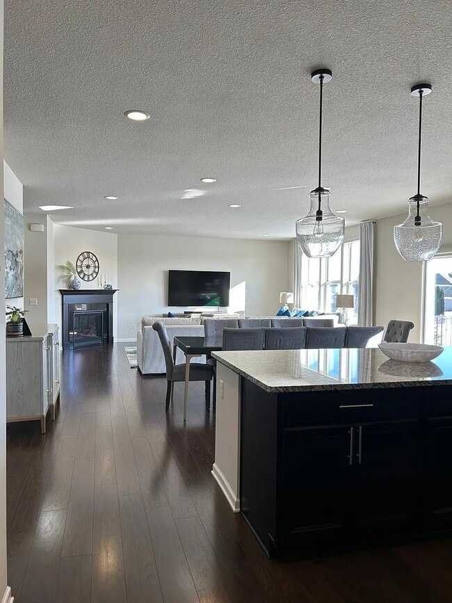 Building Photo - Awesome updated Plymouth home