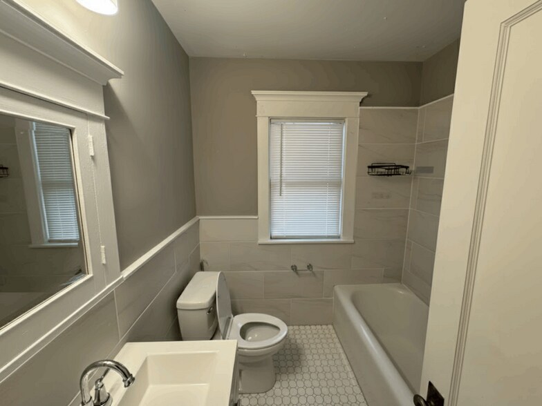 Building Photo - 87 Tacoma Ave