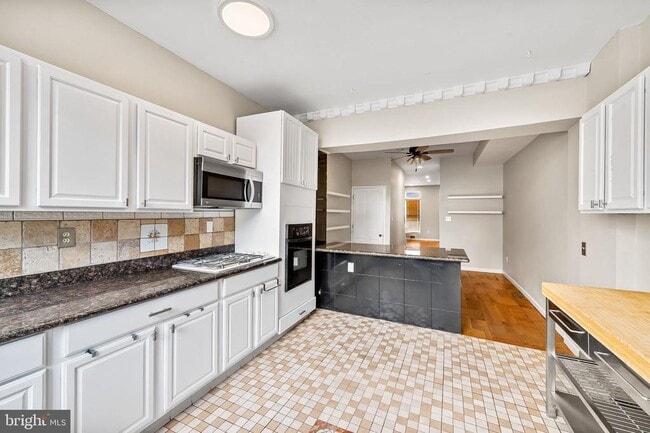 Building Photo - 2315 Eastern Ave