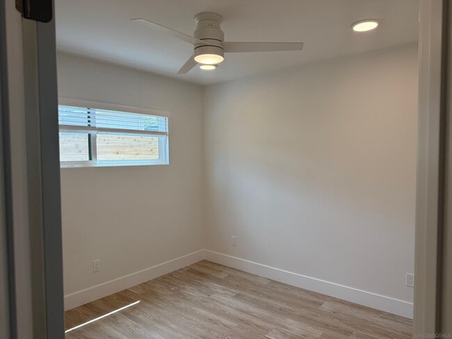 Building Photo - 6051 La Jolla Hermosa Ave