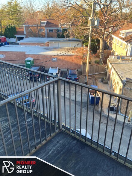 Building Photo - 730 Judson Ave