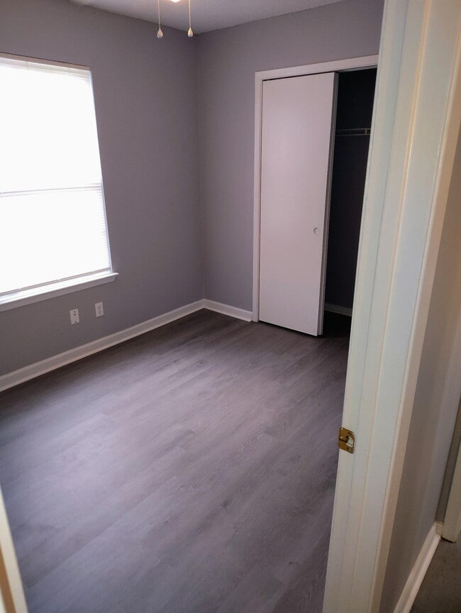 Building Photo - 3026 Yorktown Cir