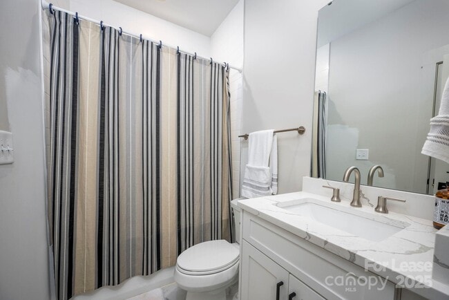 Building Photo - 1033 Wesley Terrace Ave