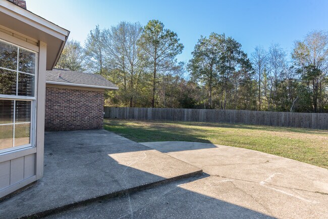 Building Photo - 8238 Li Fair Dr