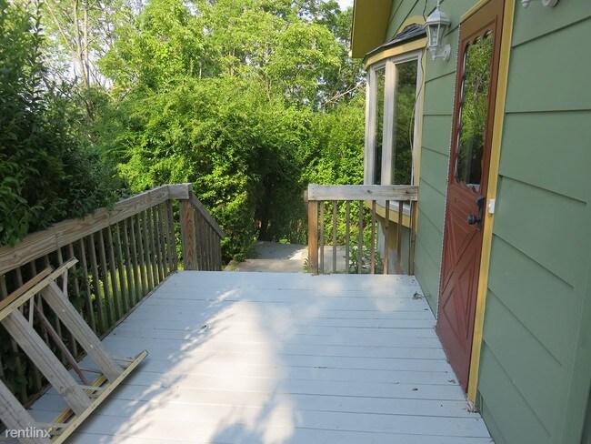 Building Photo - 4 br, 2 bath House - 337 Coddington Road 3...